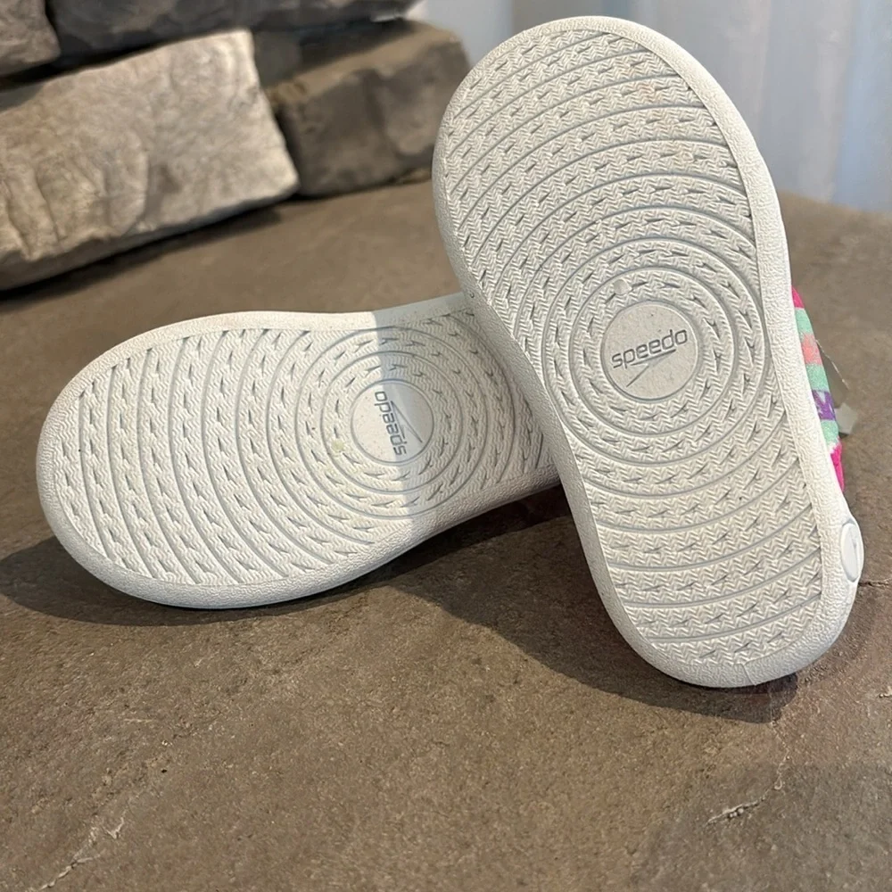 Speedo UV protection multicolor water shoes,slip on,pull tab,tread,lightweight